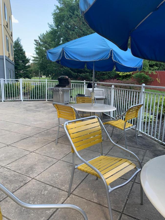 Baymont By Wyndham Chambersburg Exterior foto