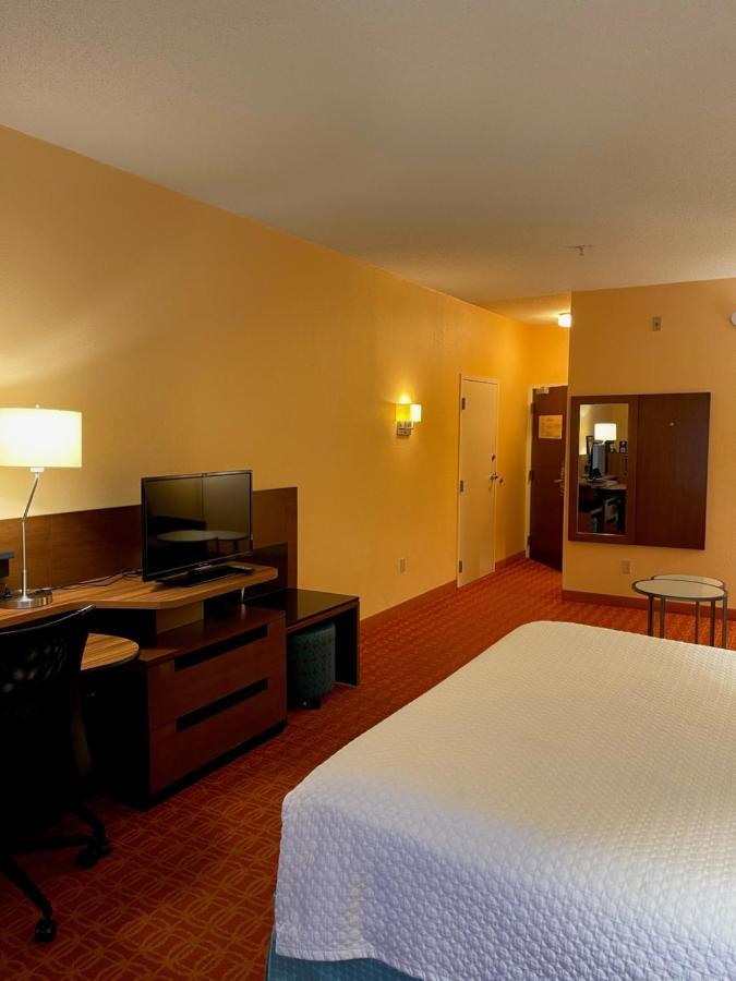 Baymont By Wyndham Chambersburg Exterior foto