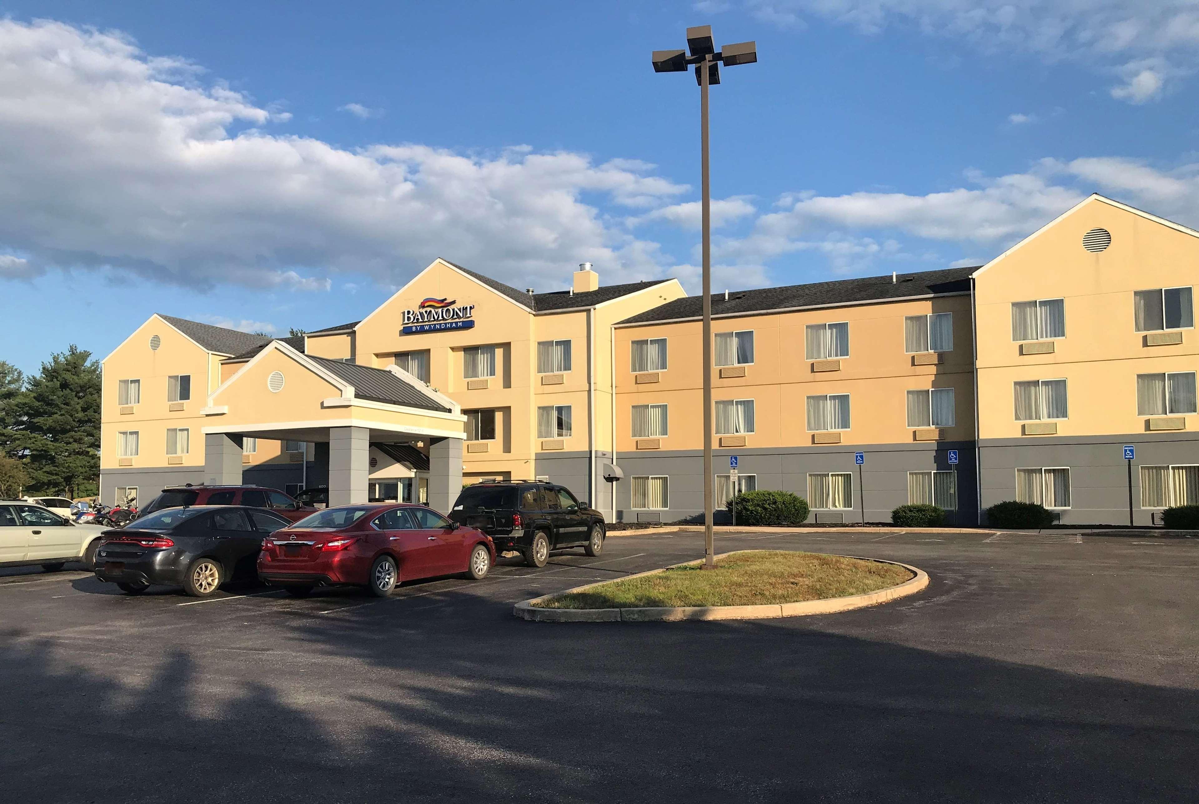 Baymont By Wyndham Chambersburg Hotel Exterior foto